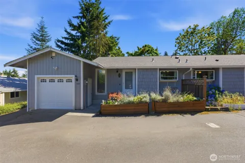 5204 65th Avenue W