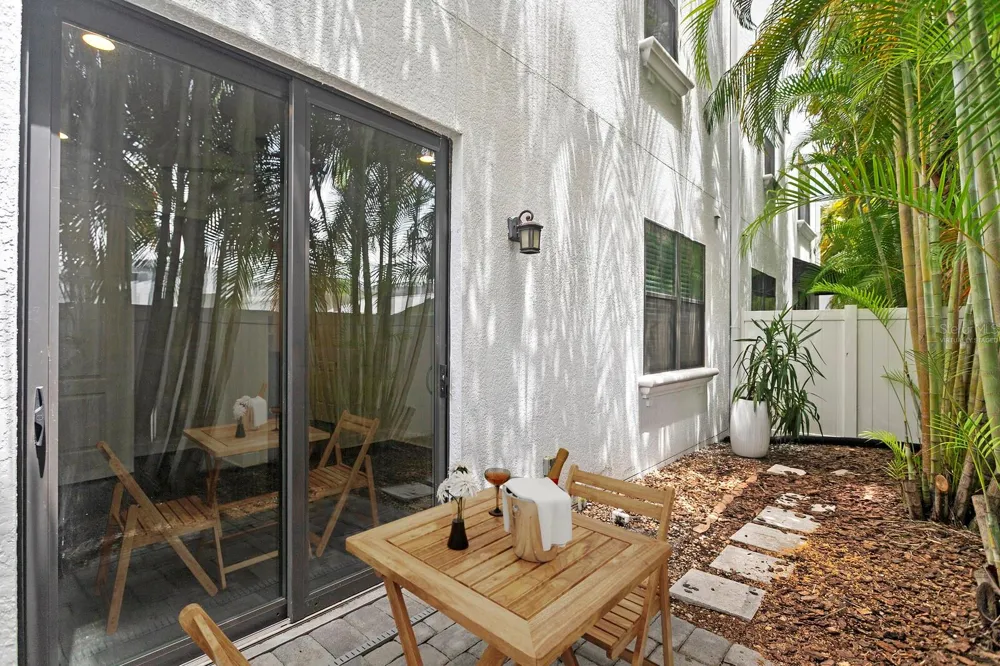 224 S AUDUBON AVENUE Tampa, FL 33609