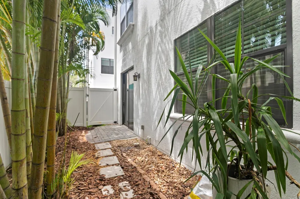 224 S AUDUBON AVENUE Tampa, FL 33609