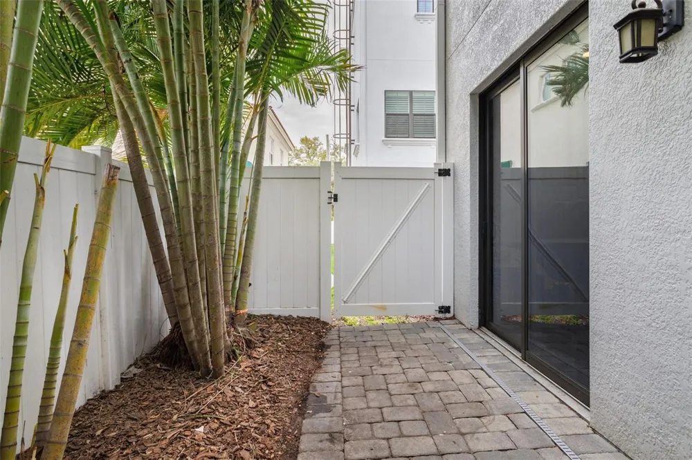 224 S AUDUBON AVENUE Tampa, FL 33609