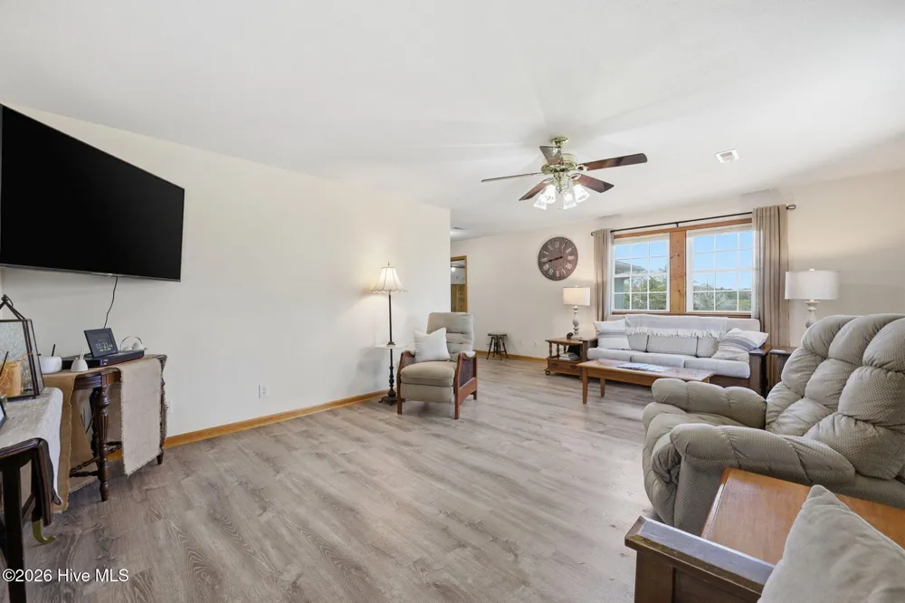 1556 Farrow Fork Road Engelhard, NC 27824