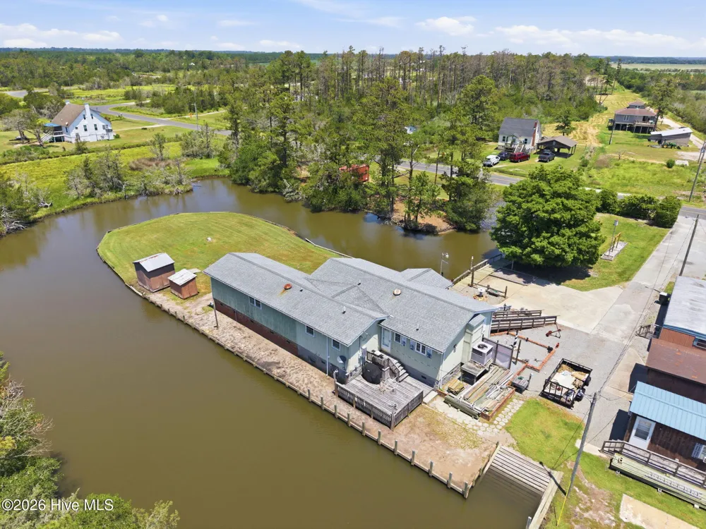 1556 Farrow Fork Road Engelhard, NC 27824