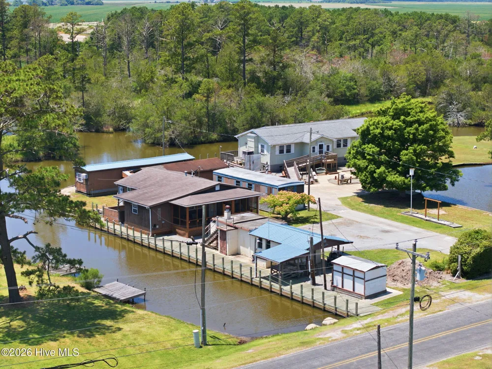 1556 Farrow Fork Road Engelhard, NC 27824
