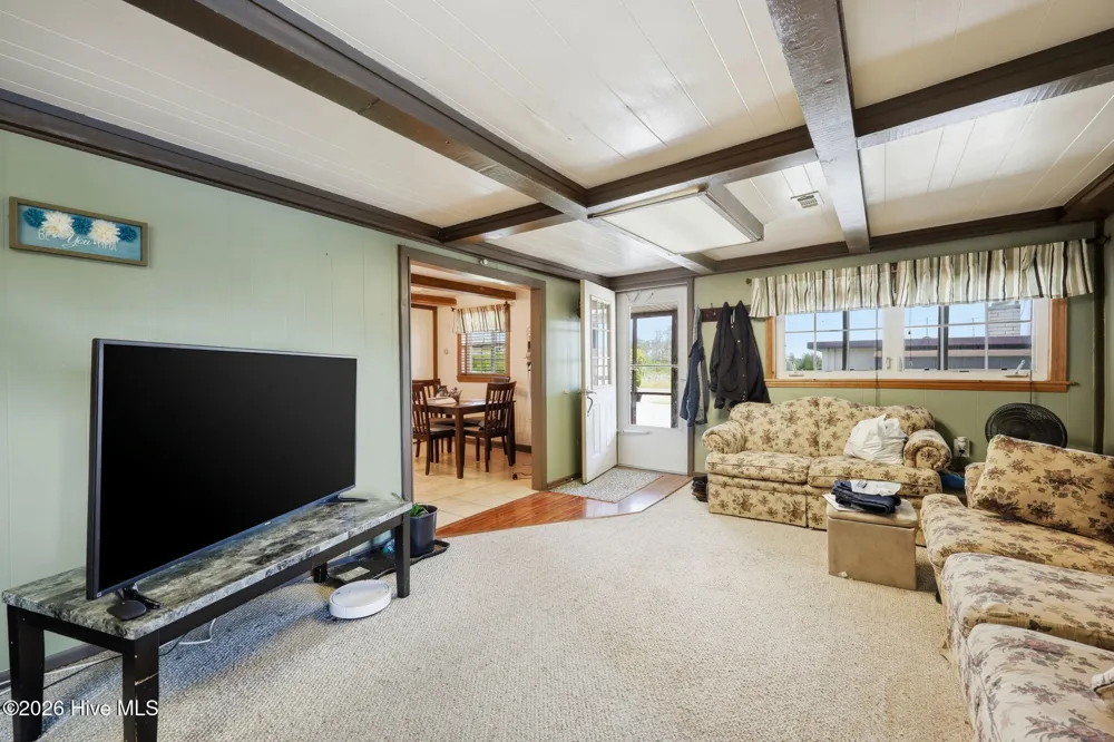 1556 Farrow Fork Road Engelhard, NC 27824