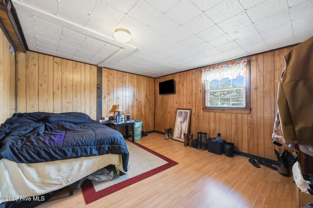 1556 Farrow Fork Road Engelhard, NC 27824