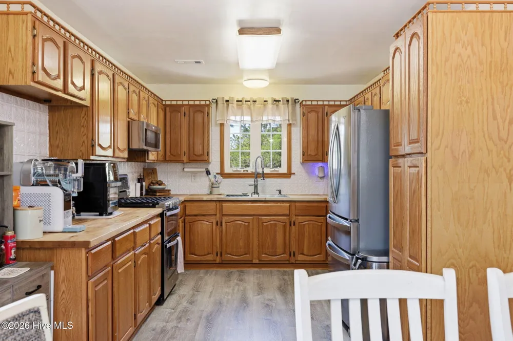 1556 Farrow Fork Road Engelhard, NC 27824