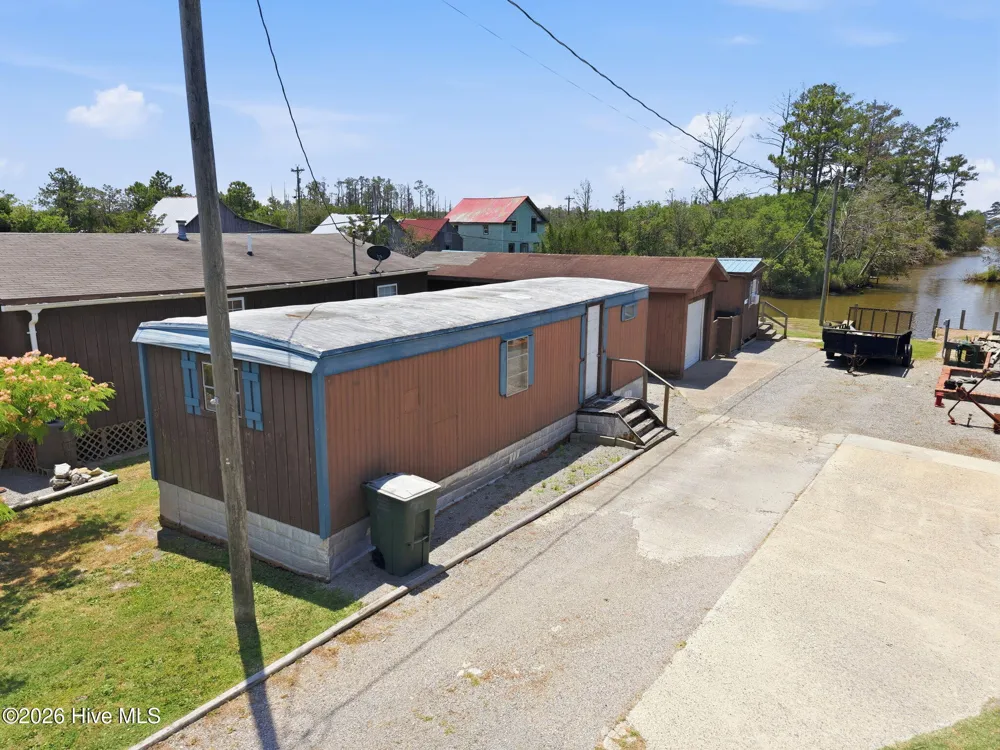 1556 Farrow Fork Road Engelhard, NC 27824