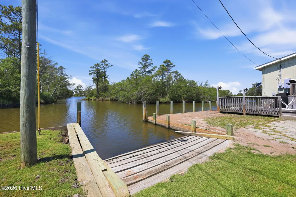 1556 Farrow Fork Road Engelhard, NC 27824