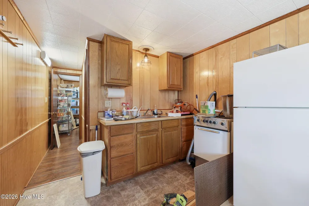 1556 Farrow Fork Road Engelhard, NC 27824
