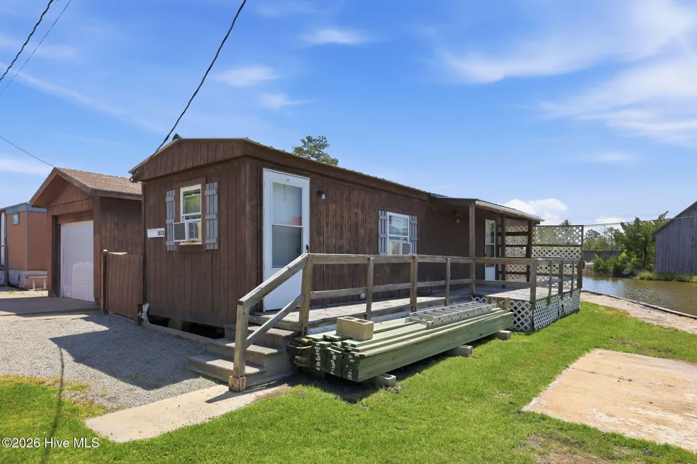 1556 Farrow Fork Road Engelhard, NC 27824