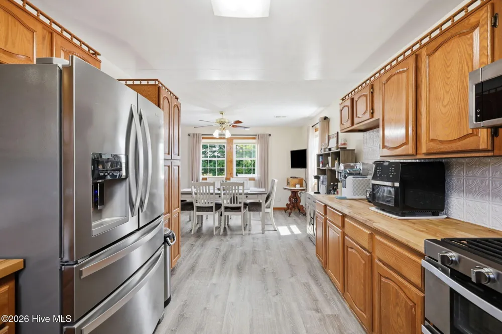 1556 Farrow Fork Road Engelhard, NC 27824