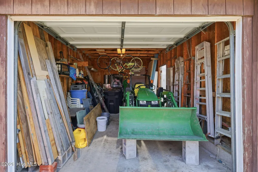 1556 Farrow Fork Road Engelhard, NC 27824
