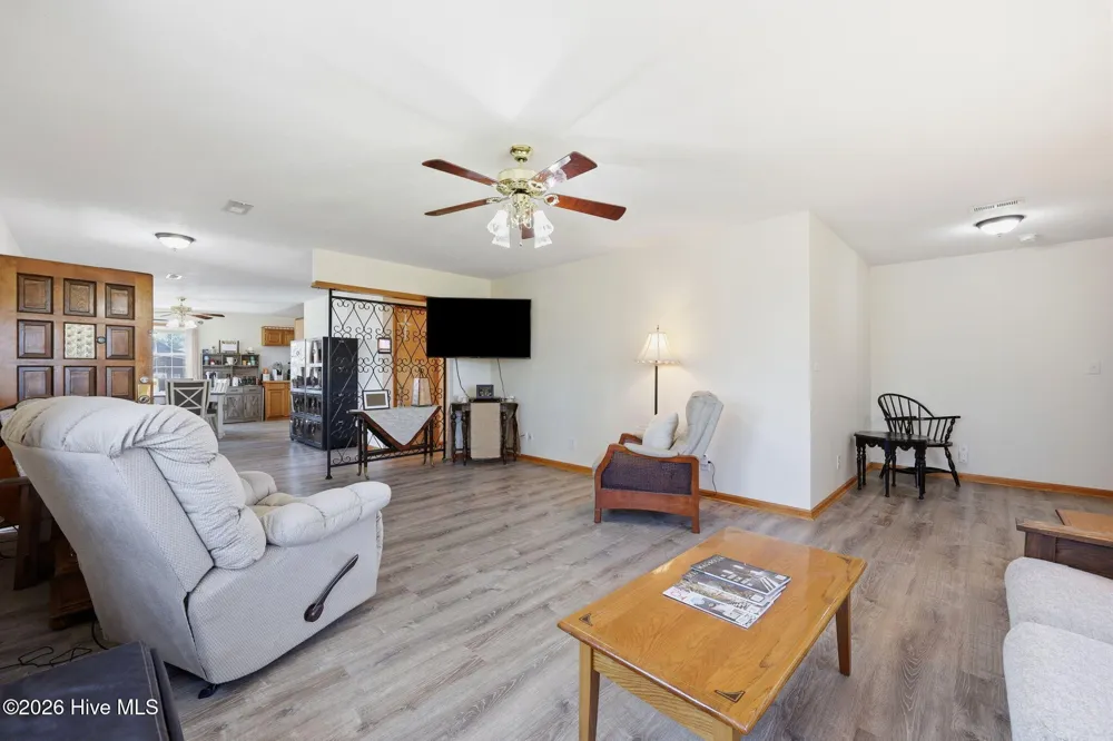 1556 Farrow Fork Road Engelhard, NC 27824
