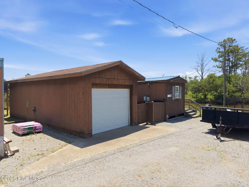 1556 Farrow Fork Road Engelhard, NC 27824