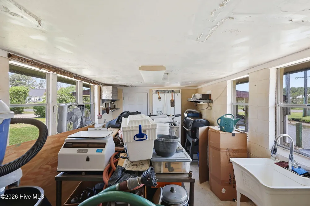 1556 Farrow Fork Road Engelhard, NC 27824