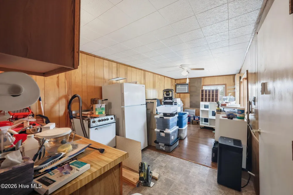 1556 Farrow Fork Road Engelhard, NC 27824