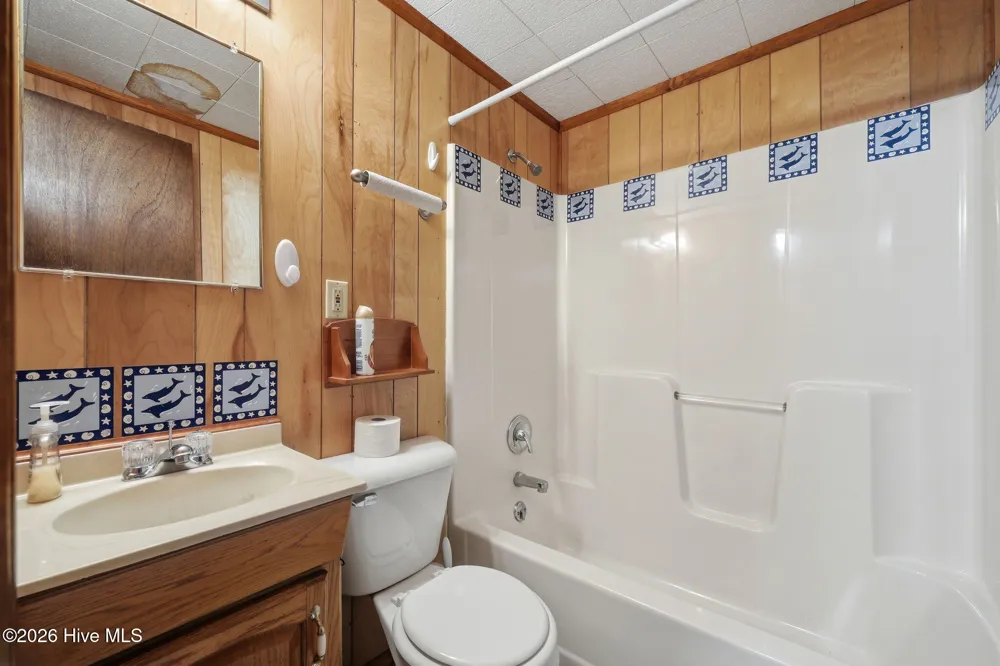 1556 Farrow Fork Road Engelhard, NC 27824