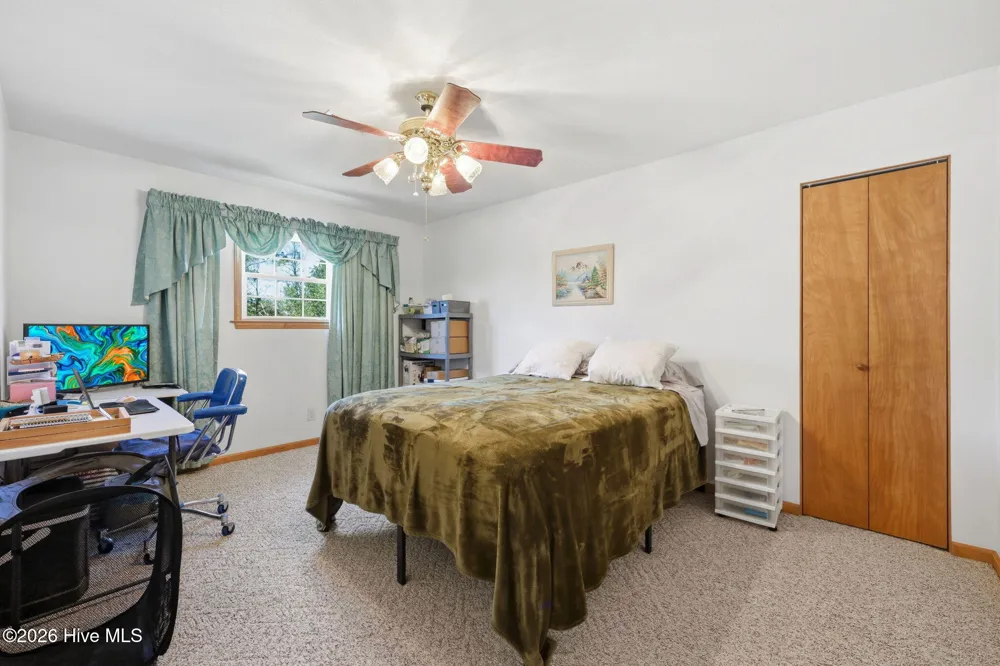 1556 Farrow Fork Road Engelhard, NC 27824
