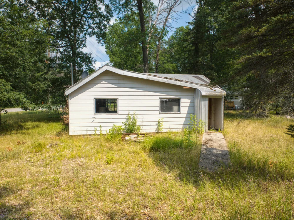 10130 Brooks Road Irons, MI 49644
