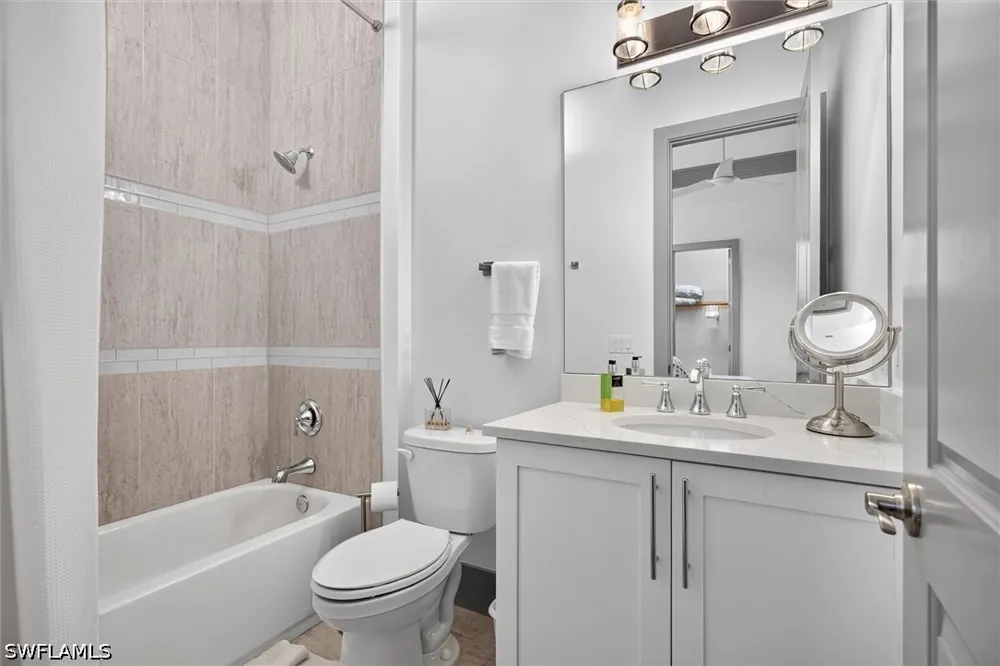 Cullowee Lane Naples, FL 34114
