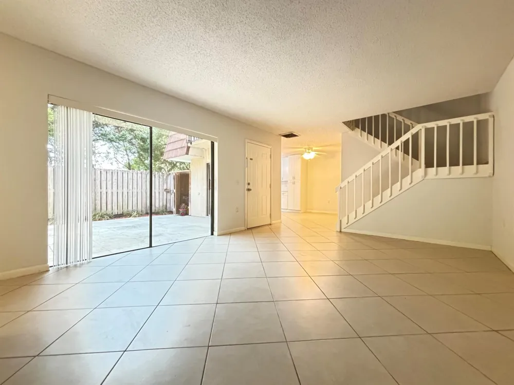 2110 21st Lane Palm Beach Gardens, FL 33418