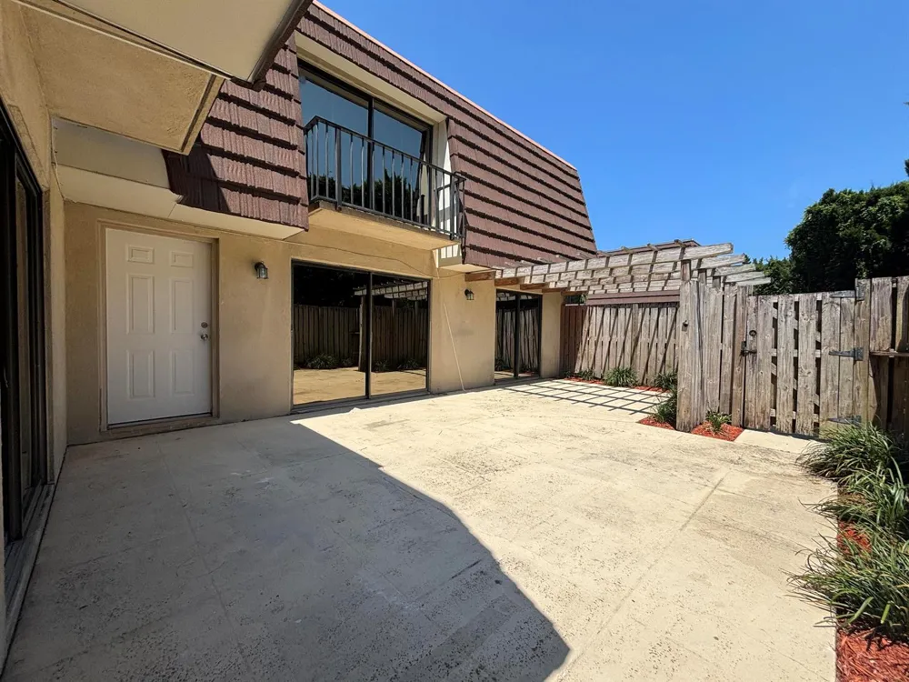 2110 21st Lane Palm Beach Gardens, FL 33418