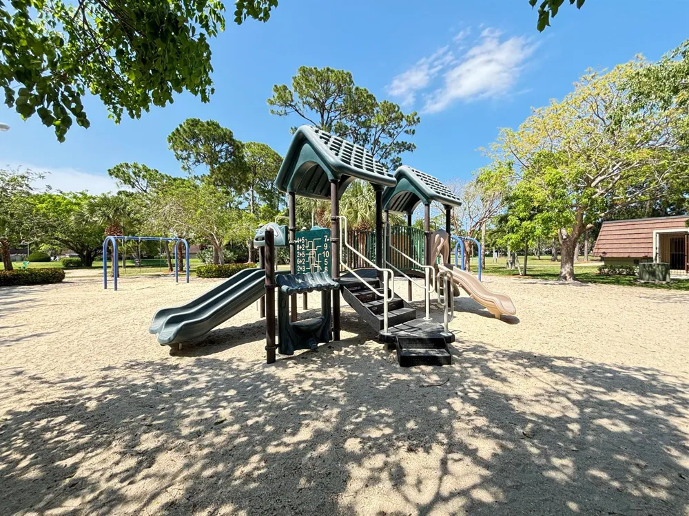 2110 21st Lane Palm Beach Gardens, FL 33418