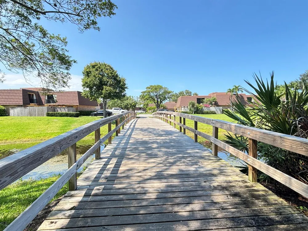 2110 21st Lane Palm Beach Gardens, FL 33418