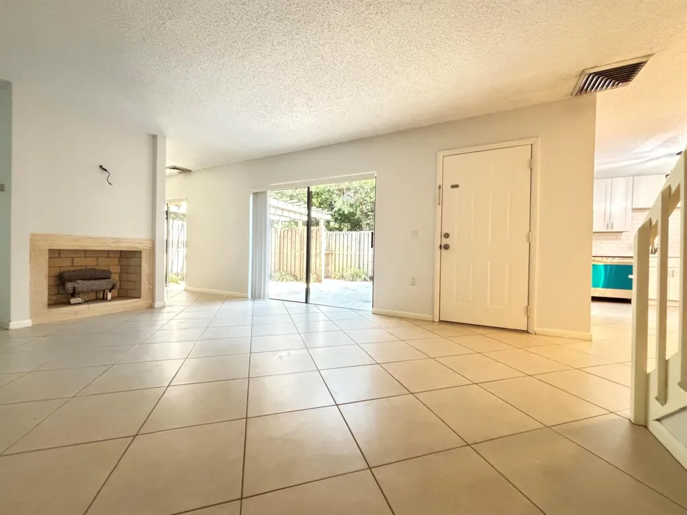 2110 21st Lane Palm Beach Gardens, FL 33418