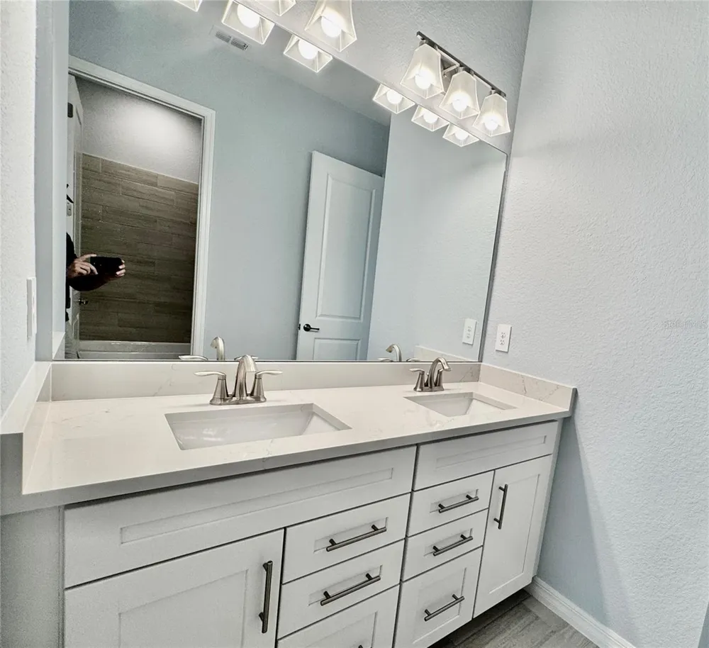 19227 SCALLOP LOOP Lakewood Ranch, FL 34211