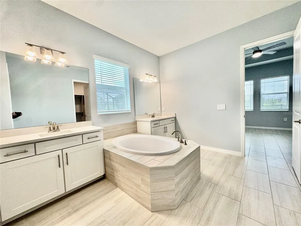 19227 SCALLOP LOOP Lakewood Ranch, FL 34211