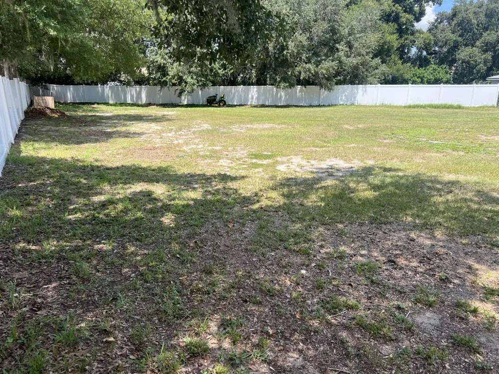 1831 KIM ACRES LANE Dover, FL 33527