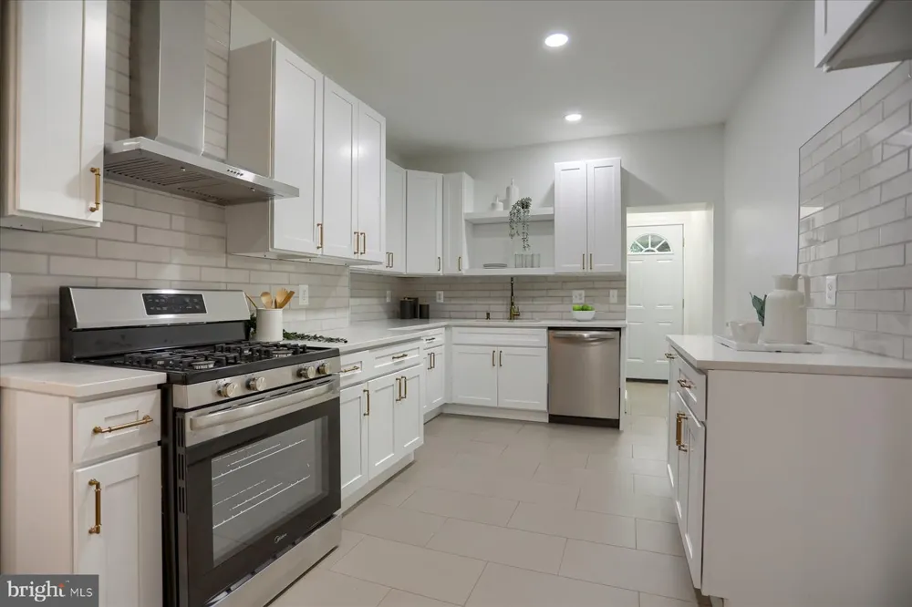 719 BERRY STREET Baltimore, MD 21211