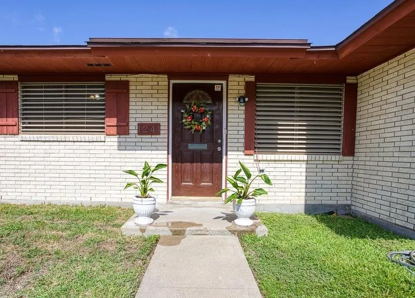 1241 Denver Street Portland, TX 78374