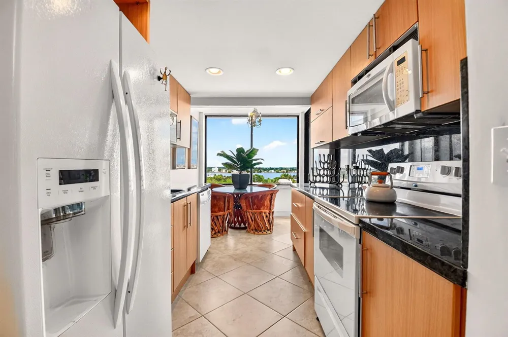 3589 S Ocean Boulevard #908 South Palm Beach, FL 33480