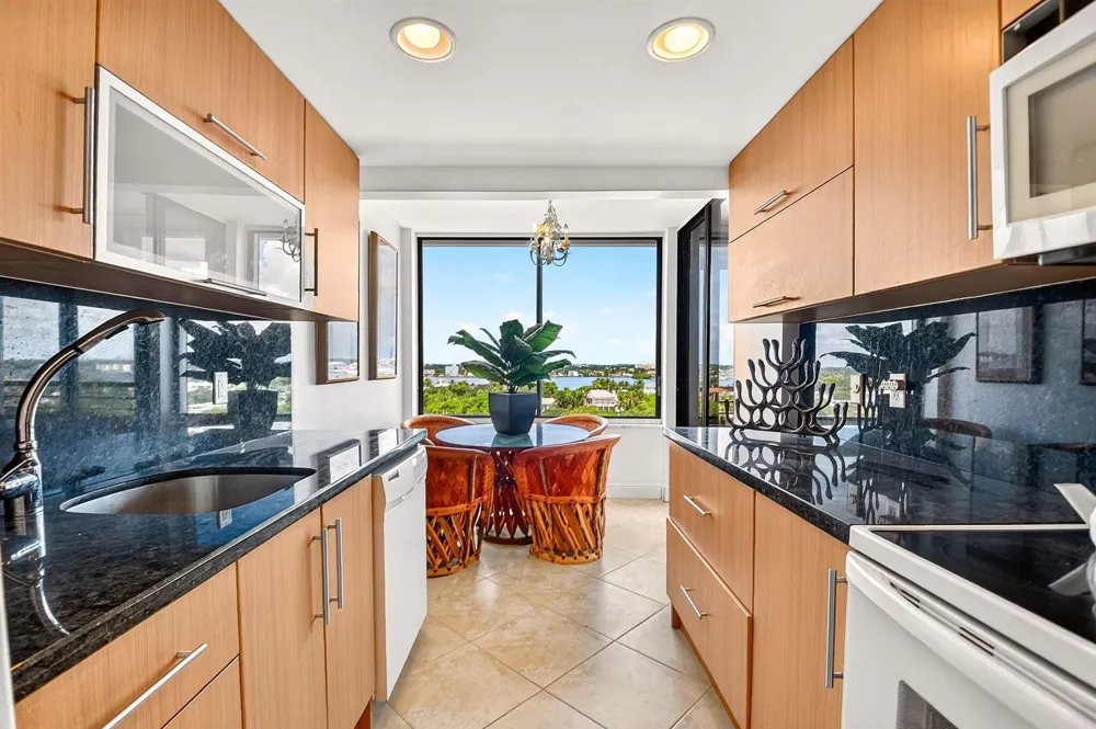 3589 S Ocean Boulevard #908 South Palm Beach, FL 33480