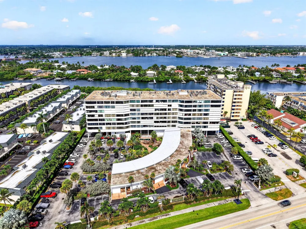 3589 S Ocean Boulevard #908 South Palm Beach, FL 33480