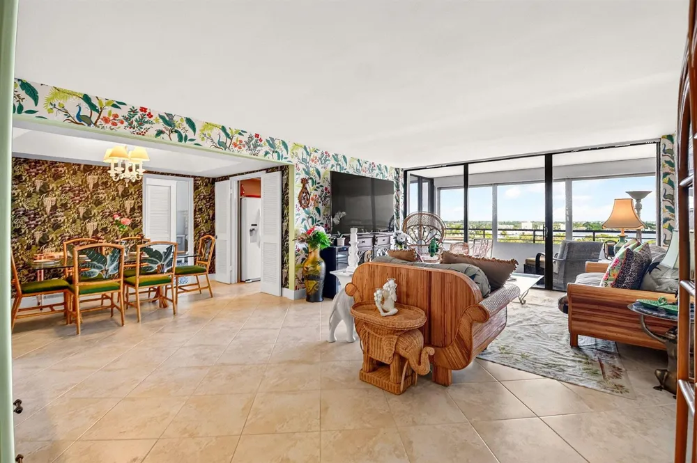 3589 S Ocean Boulevard #908 South Palm Beach, FL 33480