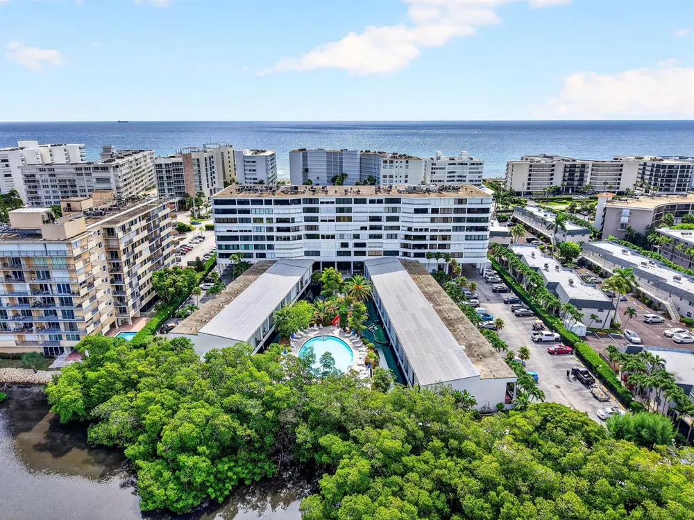 3589 S Ocean Boulevard #908 South Palm Beach, FL 33480