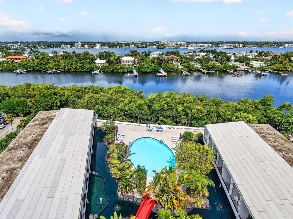 3589 S Ocean Boulevard #908 South Palm Beach, FL 33480