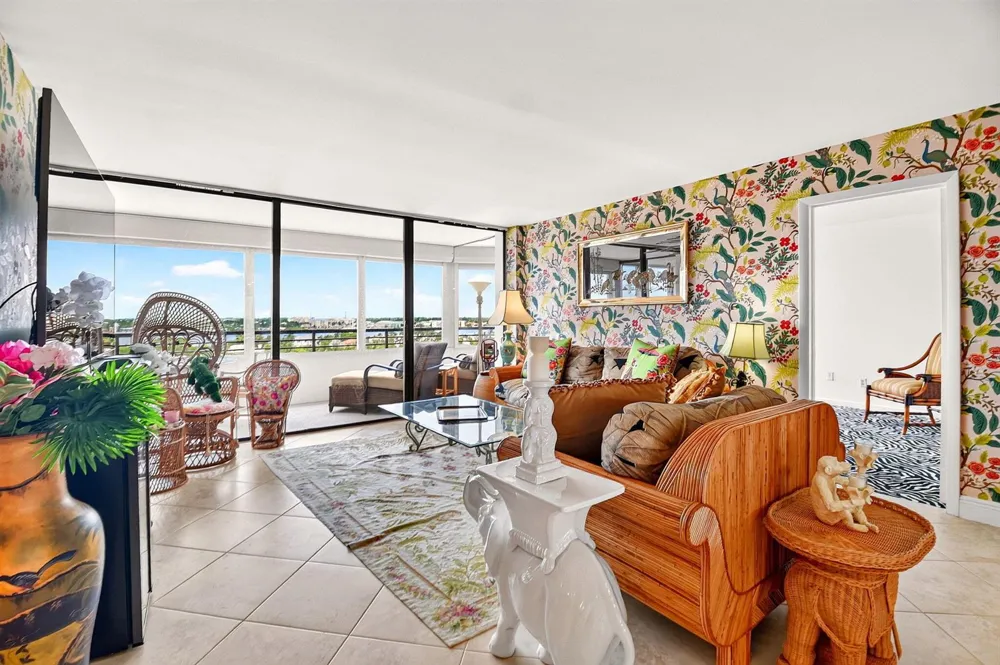 3589 S Ocean Boulevard #908 South Palm Beach, FL 33480