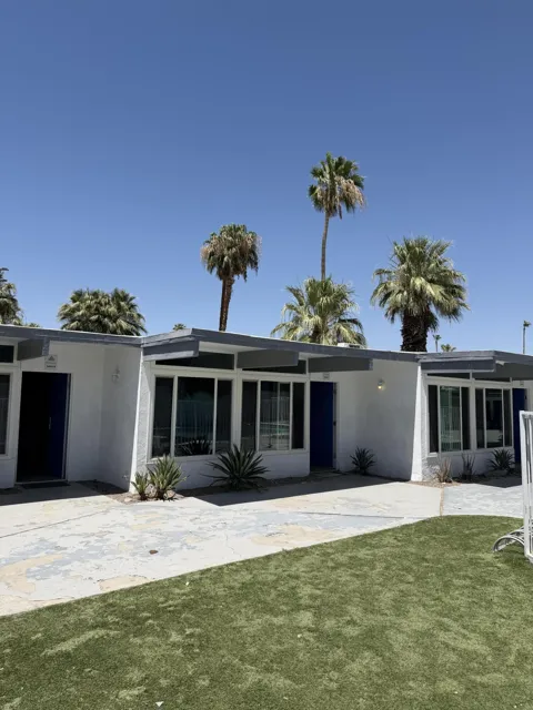 1733 E Amado Road