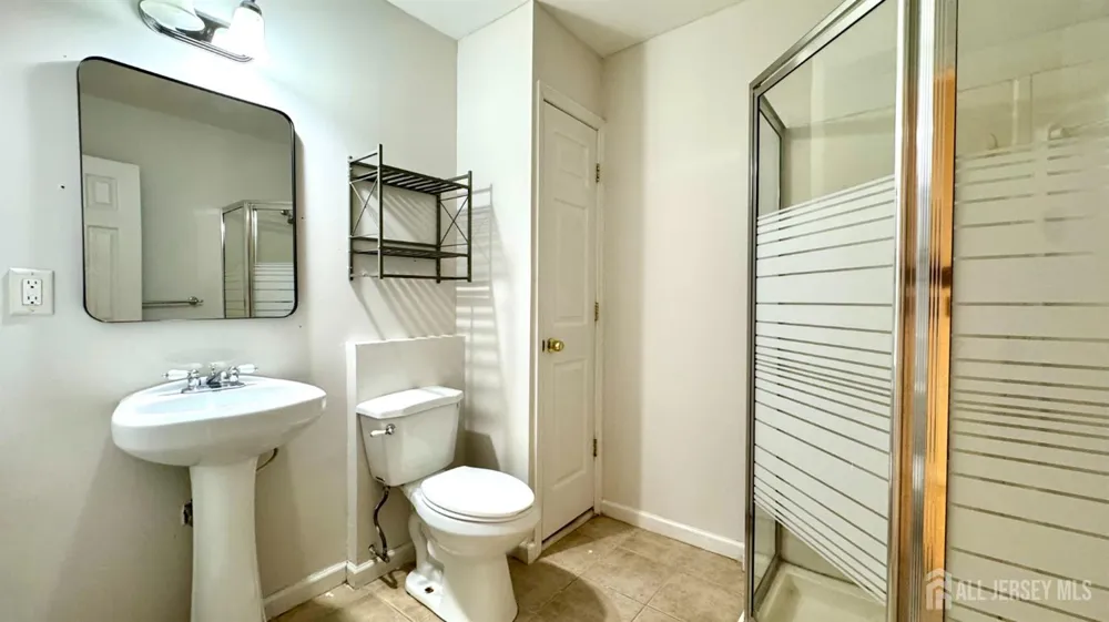 69 Mercer Street Menlo Park Terrace, NJ 08840