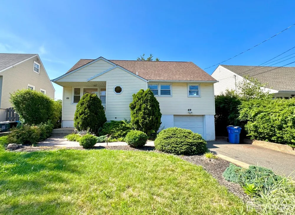 69 Mercer Street Menlo Park Terrace, NJ 08840