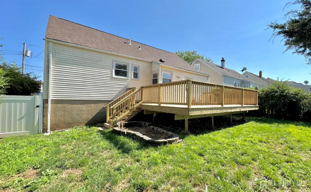 69 Mercer Street Menlo Park Terrace, NJ 08840
