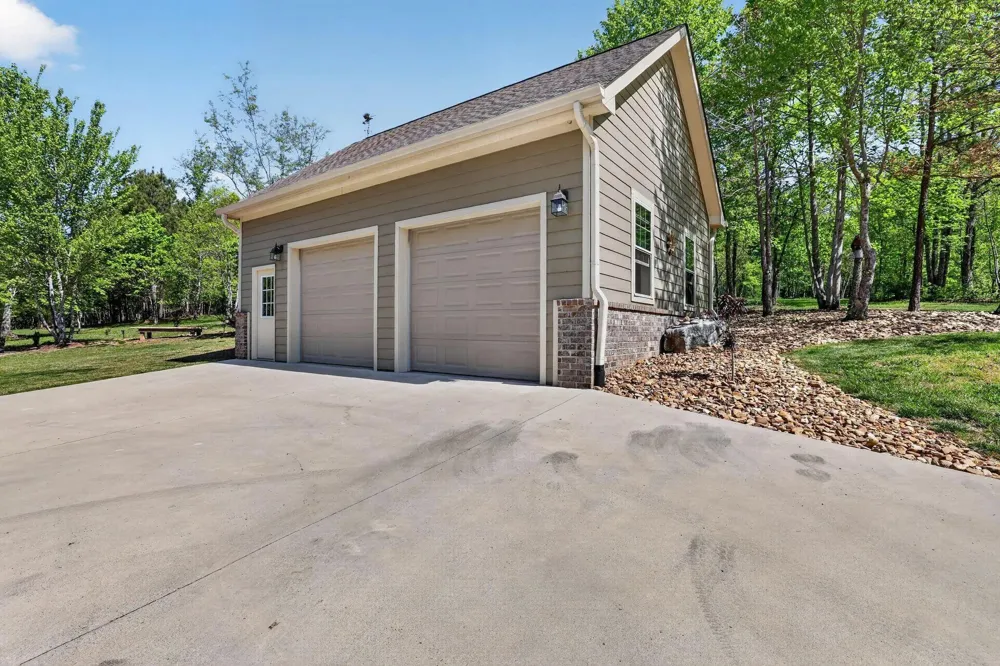 1625 River Bluffs Drive Jasper, TN 37347