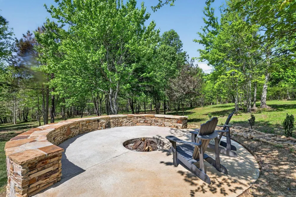 1625 River Bluffs Drive Jasper, TN 37347