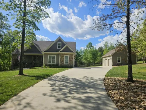 1625 River Bluffs Drive