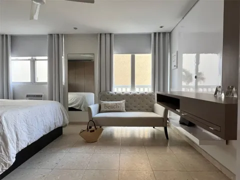 3511 ISLA VERDE AVE #204