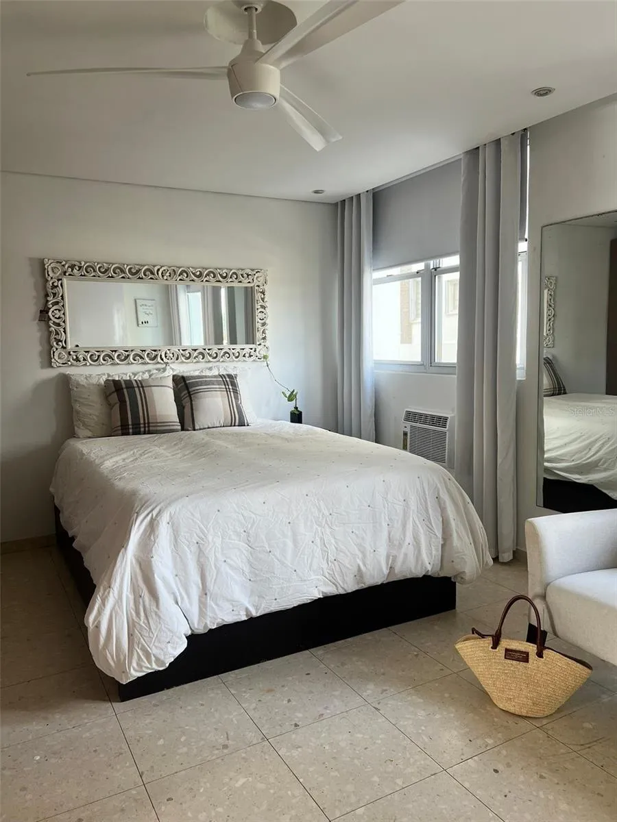 3511 ISLA VERDE AVE #204 Carolina, PR 00979